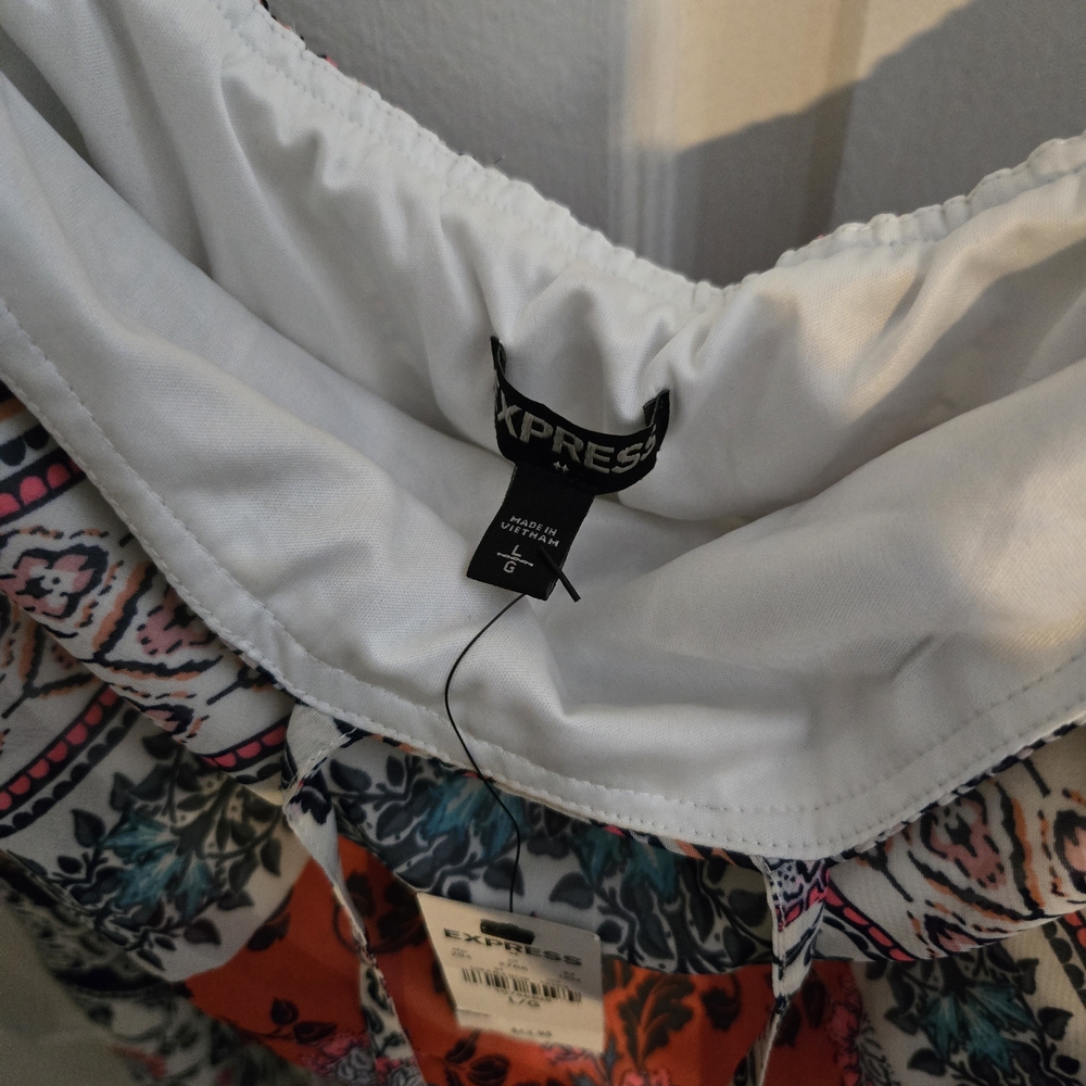 Express Multicolor Floral Top - Picture 4 of 4